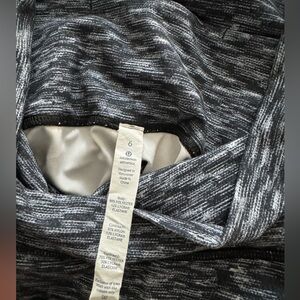 Lululemon stirrup charcoal and black leggings